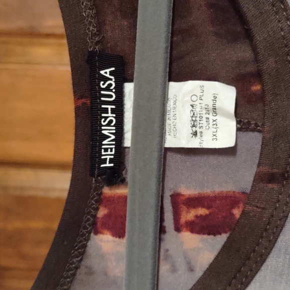 Women's boutique top with ruffle sleeves - Picture 2 of 3